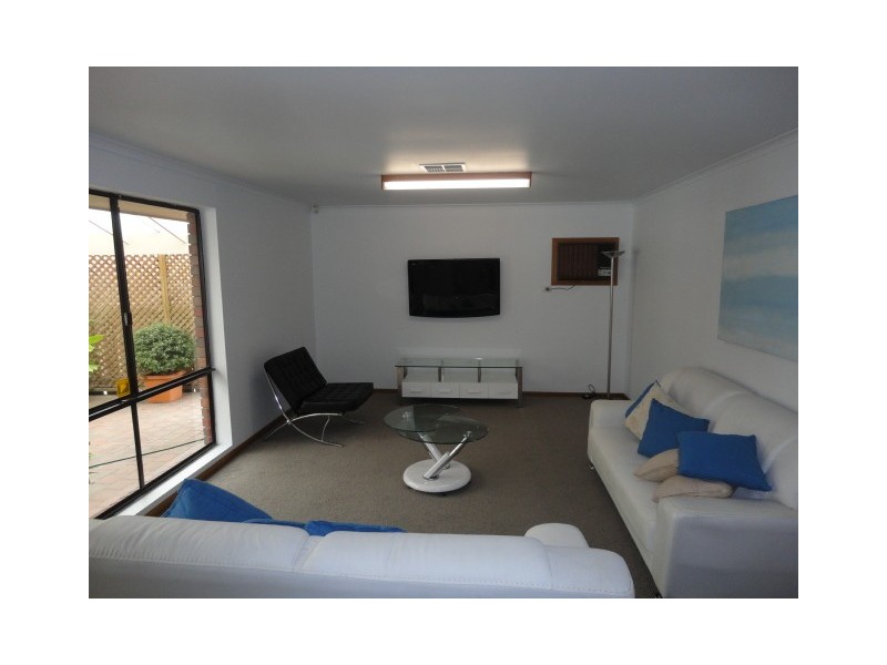 15 HURON GROVE, West Lakes SA 5021