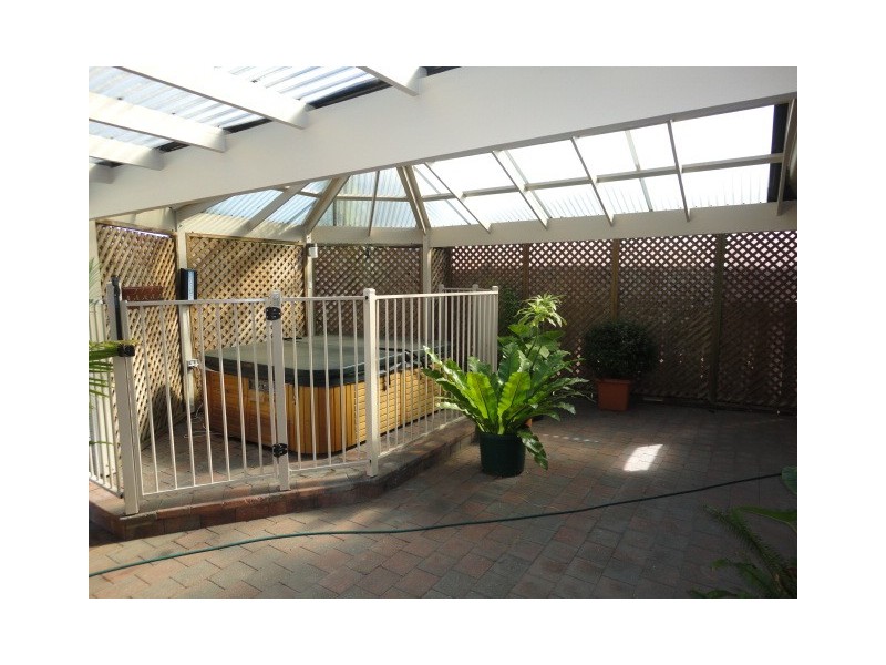 15 HURON GROVE, West Lakes SA 5021