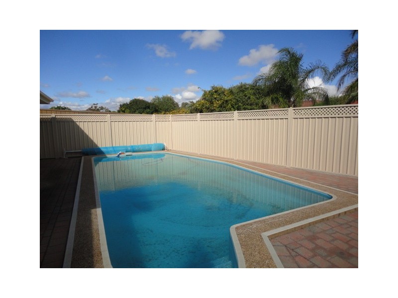 15 HURON GROVE, West Lakes SA 5021