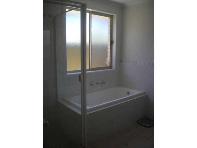 28 OAK AVENUE, Clovelly Park SA 5042