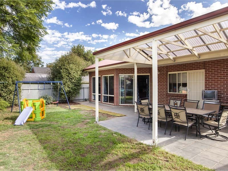 15 Riesling Avenue, Glengowrie SA 5044