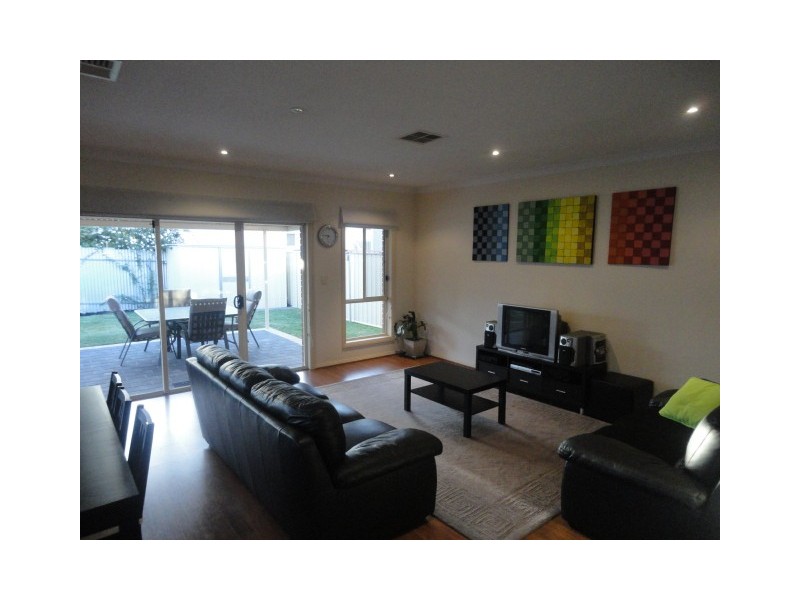 2 Quintus Terrace, Dover Gardens SA 5048