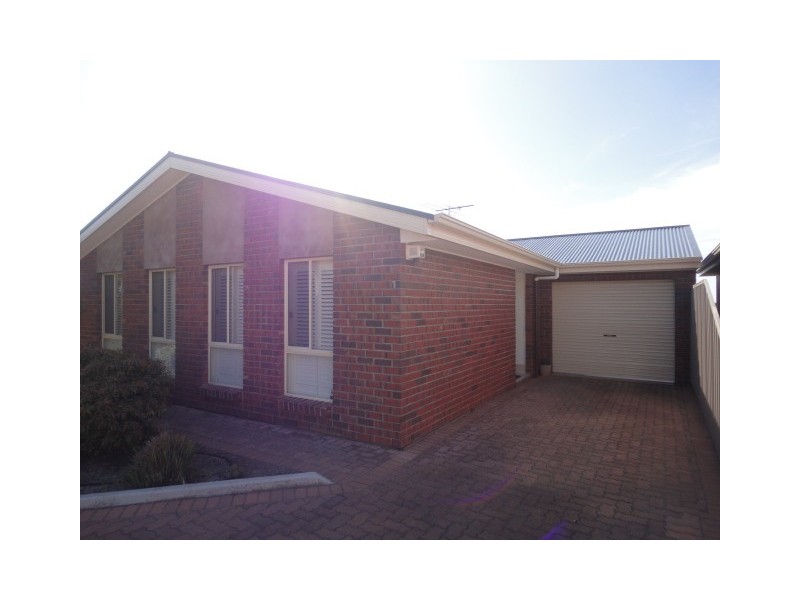 1/2 Oliver Terrace, Hallett Cove SA 5158