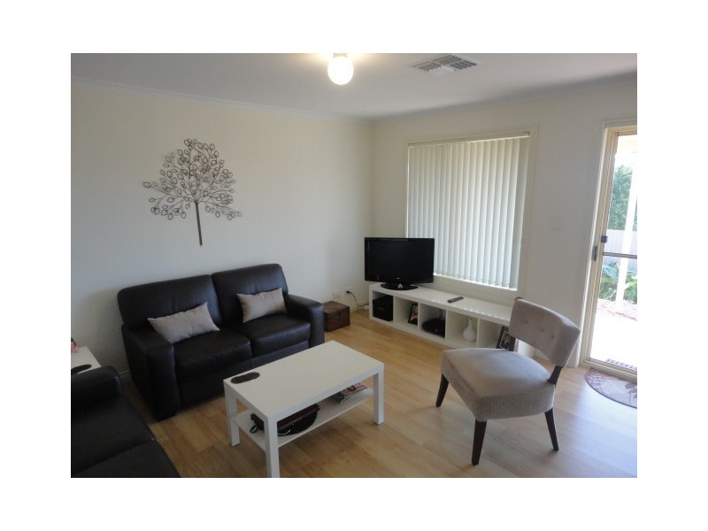 1/2 Oliver Terrace, Hallett Cove SA 5158