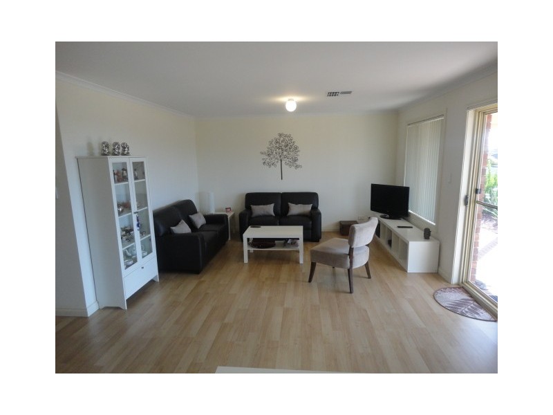 1/2 Oliver Terrace, Hallett Cove SA 5158