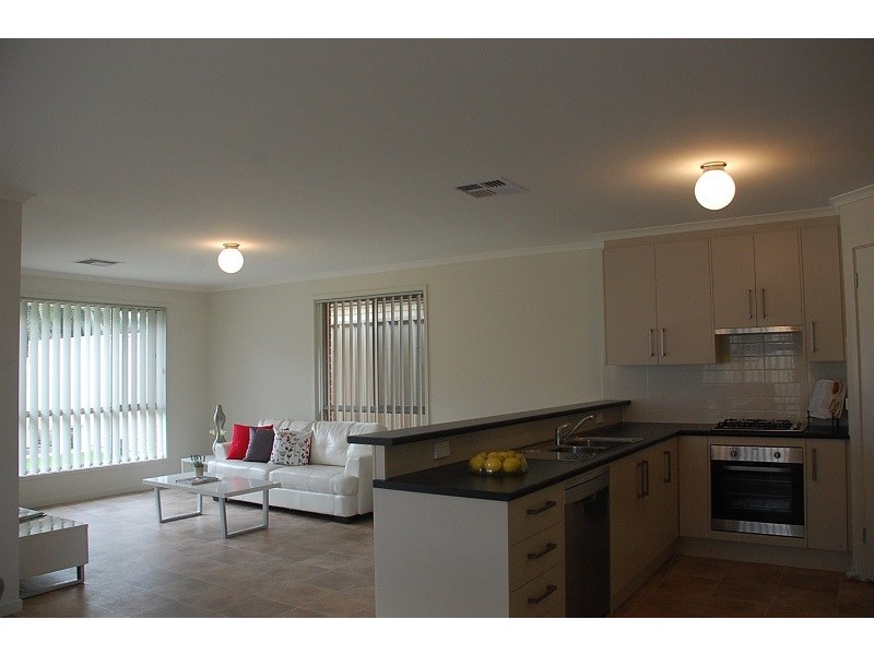 14 EMBERT STREET, Sturt SA 5047