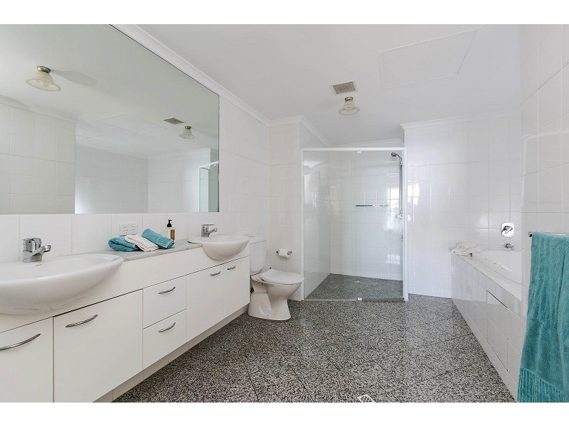 5/42 Holdfast Promenade, Glenelg SA 5045