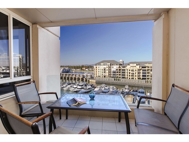 5/42 Holdfast Promenade, Glenelg SA 5045
