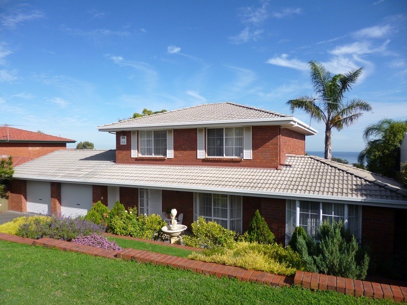 31 Coorabie Crescent, Hallett Cove SA 5158