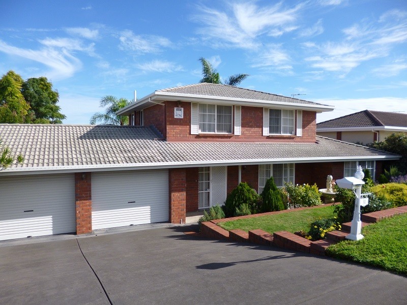 31 Coorabie Crescent, Hallett Cove SA 5158