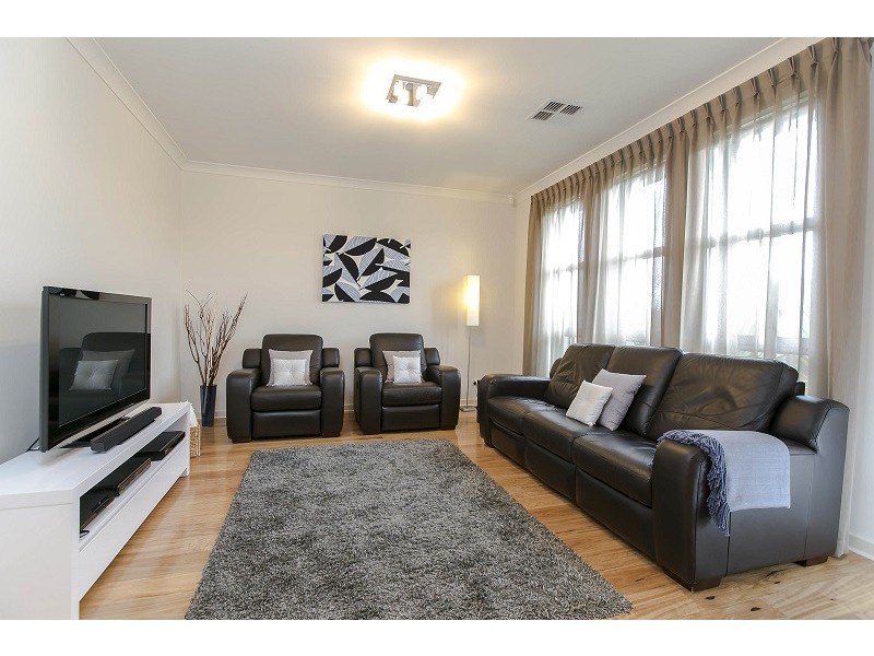 6 Newton Avenue, Clovelly Park SA 5042