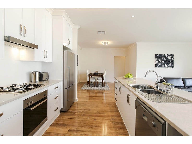 6 Newton Avenue, Clovelly Park SA 5042