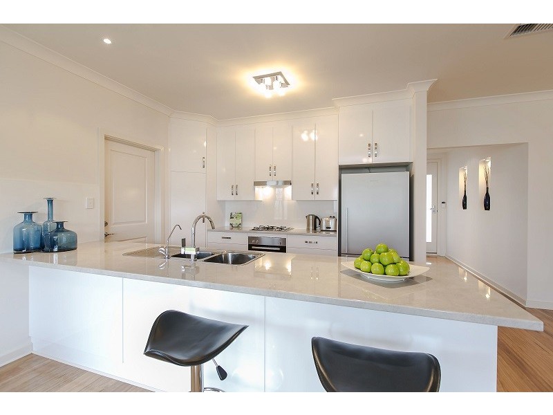 6 Newton Avenue, Clovelly Park SA 5042