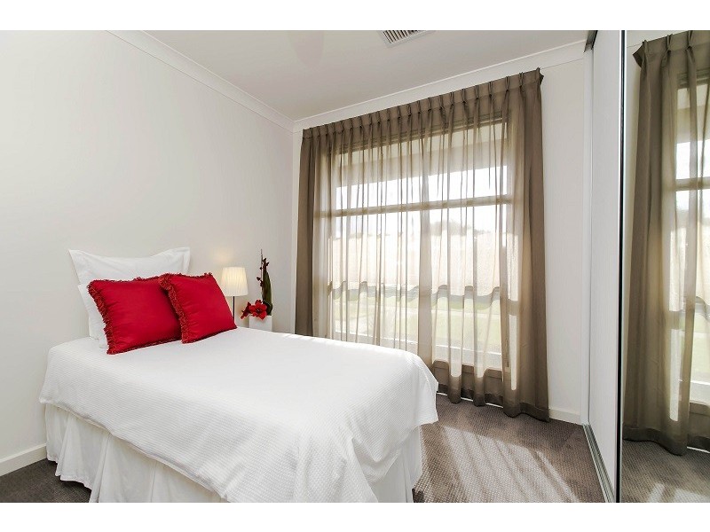 6 Newton Avenue, Clovelly Park SA 5042