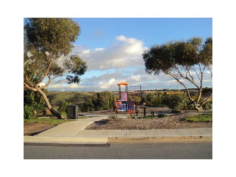 20 Columbia Crescent, Hallett Cove SA 5158
