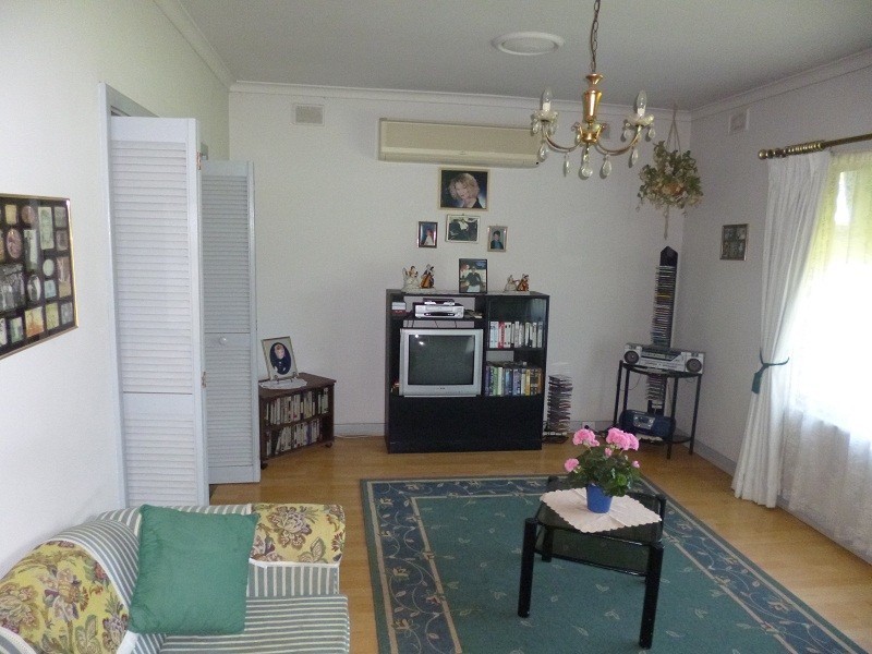 2 Raymond Avenue, Warradale SA 5046