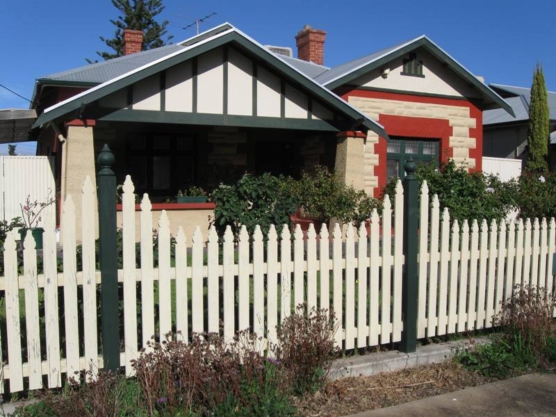 8 Rowley Terrace, Woodville SA 5011