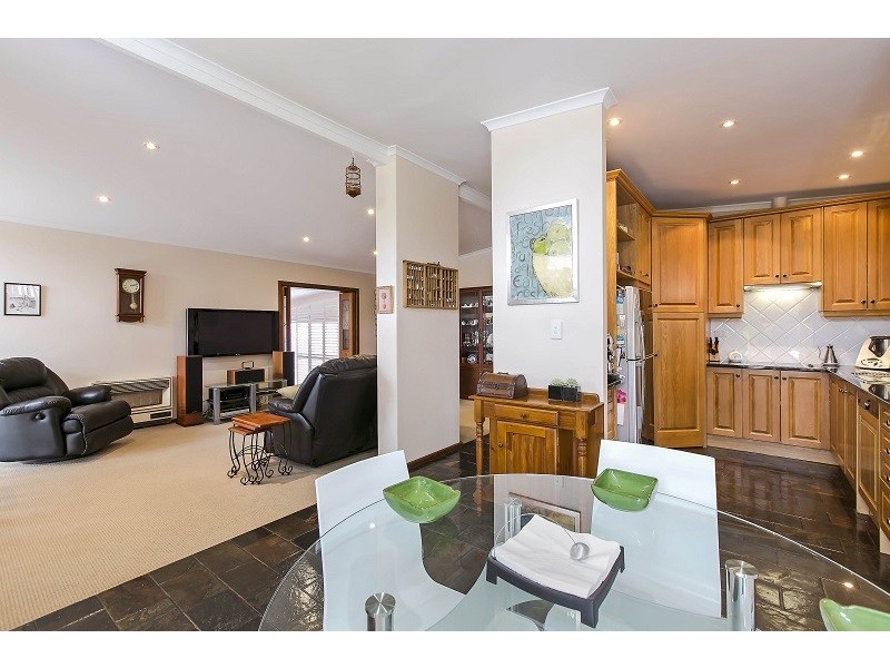 26 Central Avenue, Hallett Cove SA 5158