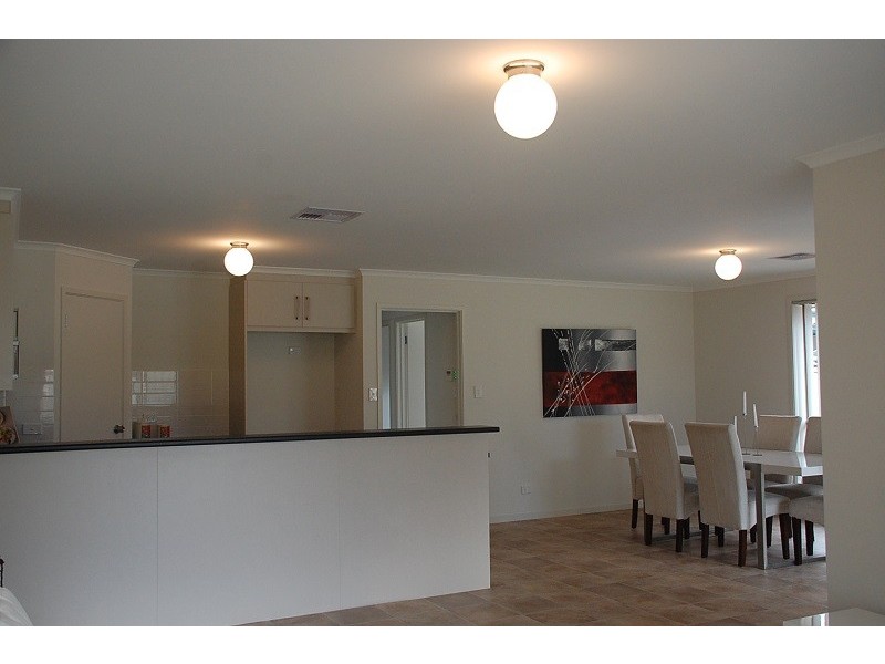 14 Embert Street, Sturt SA 5047