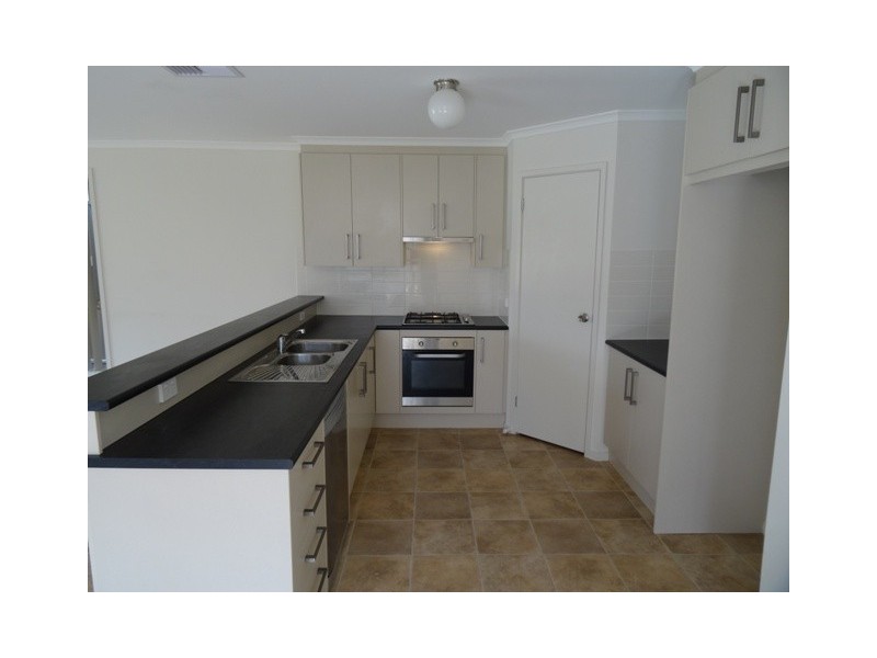 14 Embert Street, Sturt SA 5047