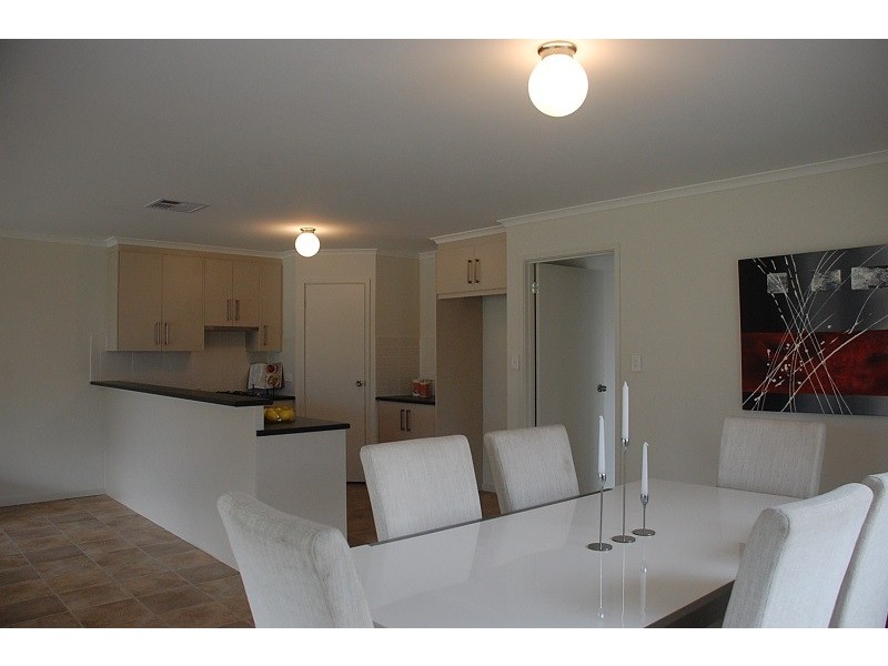 14 Embert Street, Sturt SA 5047