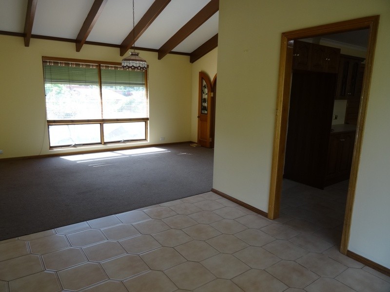 19 Kara Crescent, Gulfview Heights SA 5096