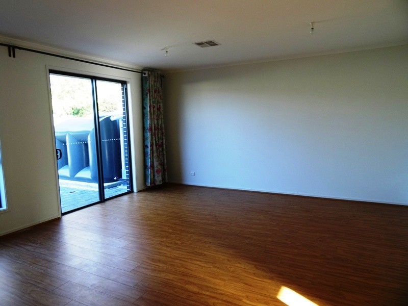 4B Ragless Avenue, Park Holme SA 5043