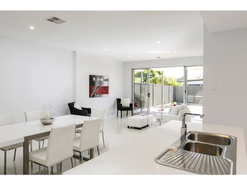 6 Jacaranda Grove, Oaklands Park SA 5046