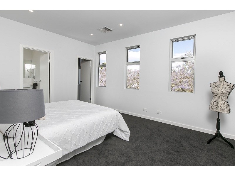 6 Jacaranda Grove, Oaklands Park SA 5046