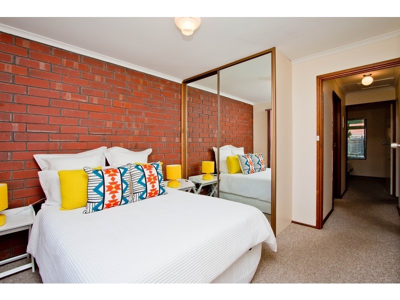 2/2 Douglas Avenue, Reynella SA 5161