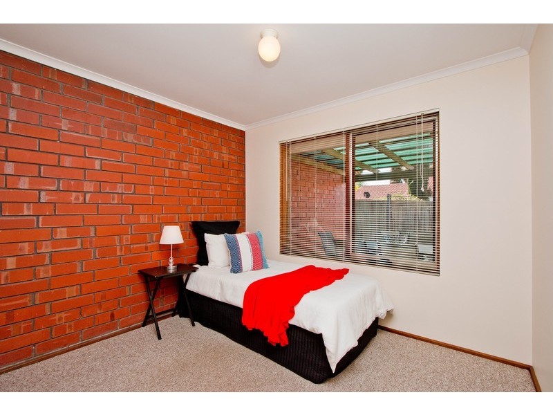 2/2 Douglas Avenue, Reynella SA 5161