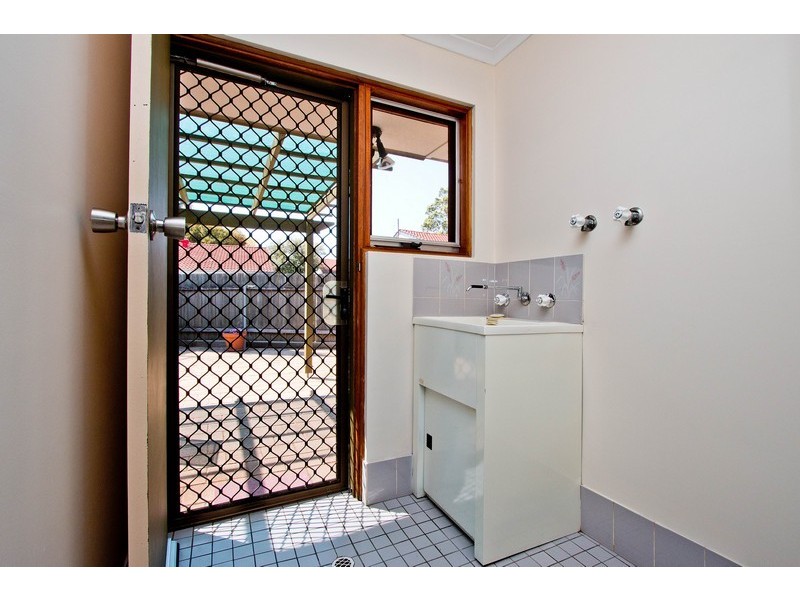 2/2 Douglas Avenue, Reynella SA 5161