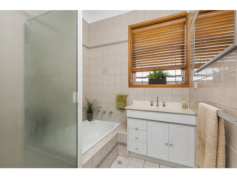 16 Kurrajong Place, Seacombe Gardens SA 5047