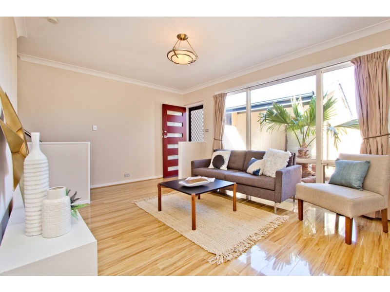 4/62 Sandpiper Place, West Lakes Shore SA 5020