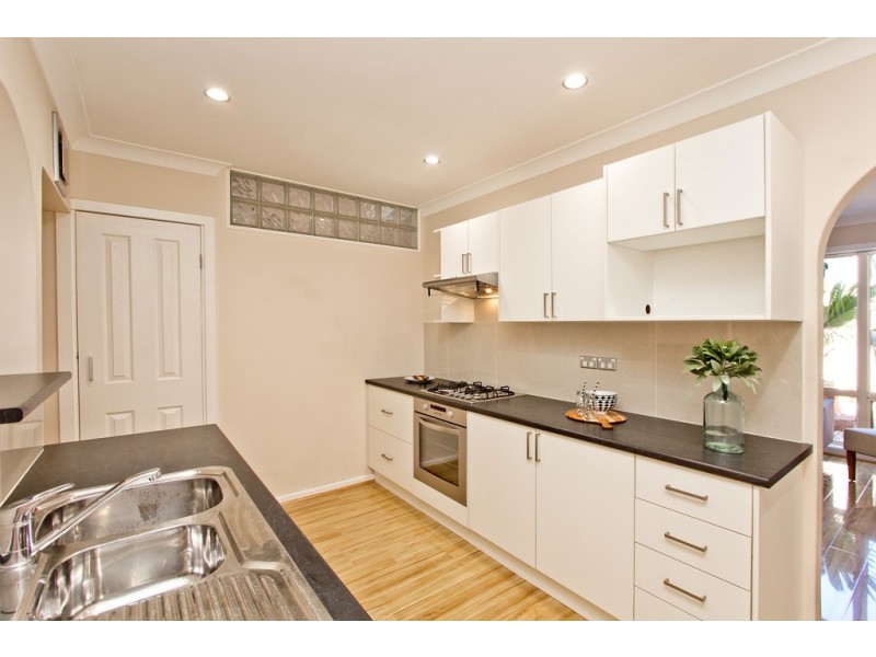 4/62 Sandpiper Place, West Lakes Shore SA 5020