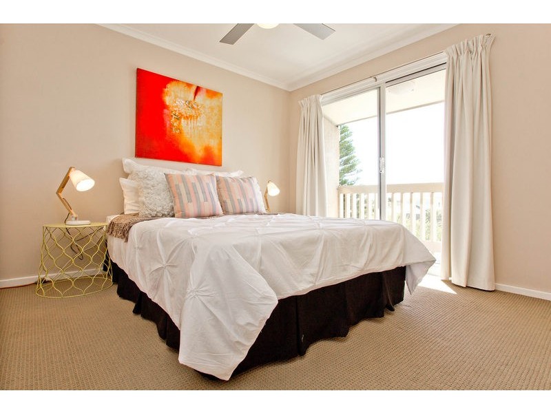 4/62 Sandpiper Place, West Lakes Shore SA 5020