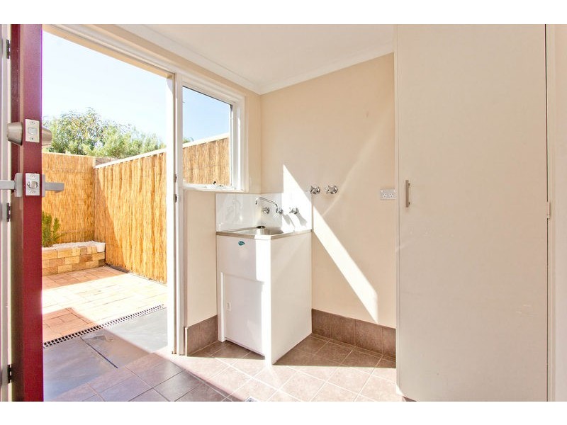 4/62 Sandpiper Place, West Lakes Shore SA 5020