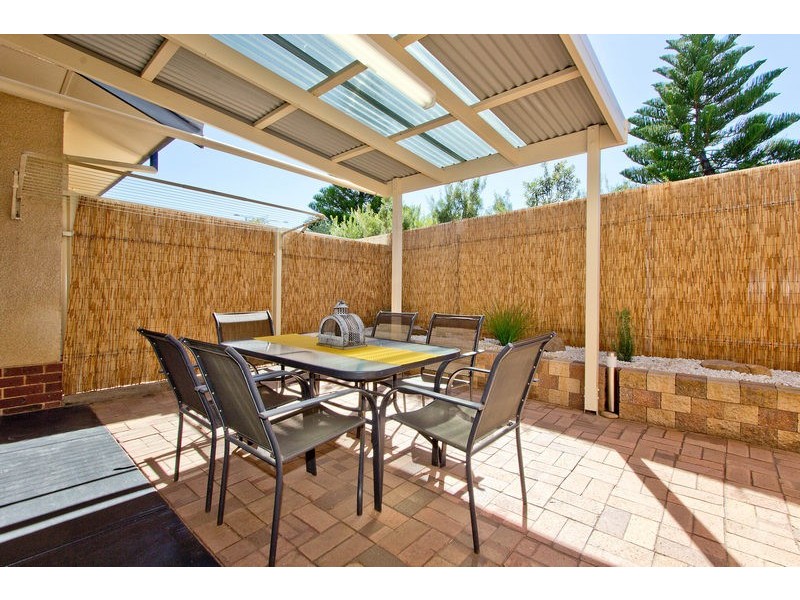 4/62 Sandpiper Place, West Lakes Shore SA 5020