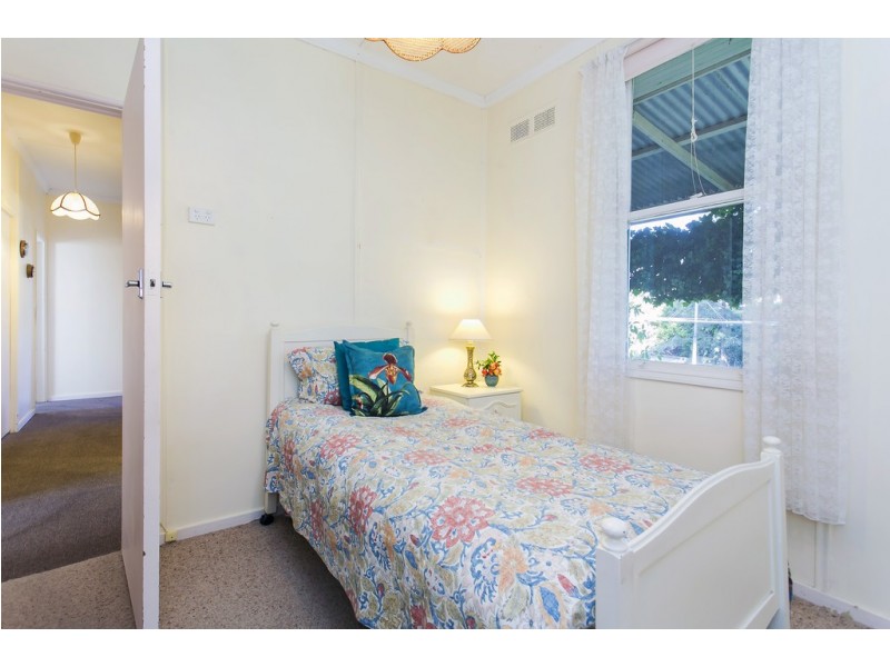 2 Spring Street, Seacombe Gardens SA 5047