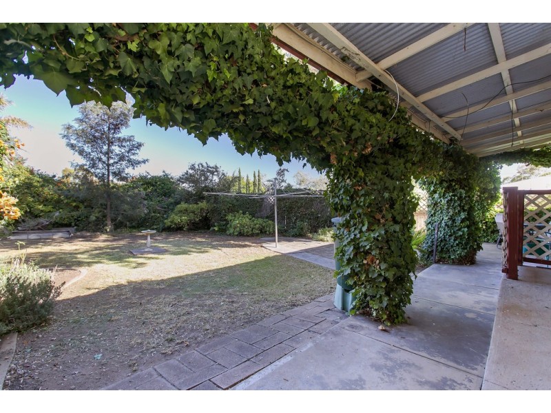 2 Spring Street, Seacombe Gardens SA 5047