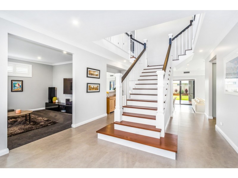 34 Seabreeze Boulevard, Pottsville NSW 2489