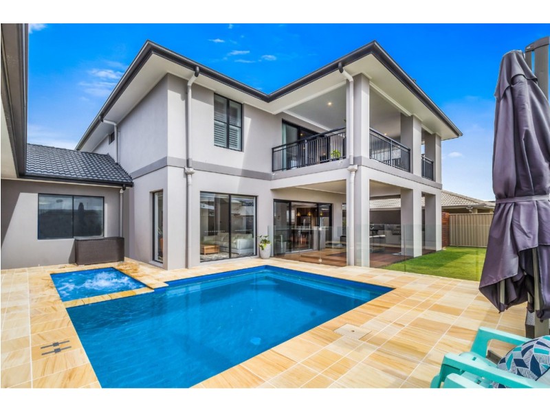 34 Seabreeze Boulevard, Pottsville NSW 2489