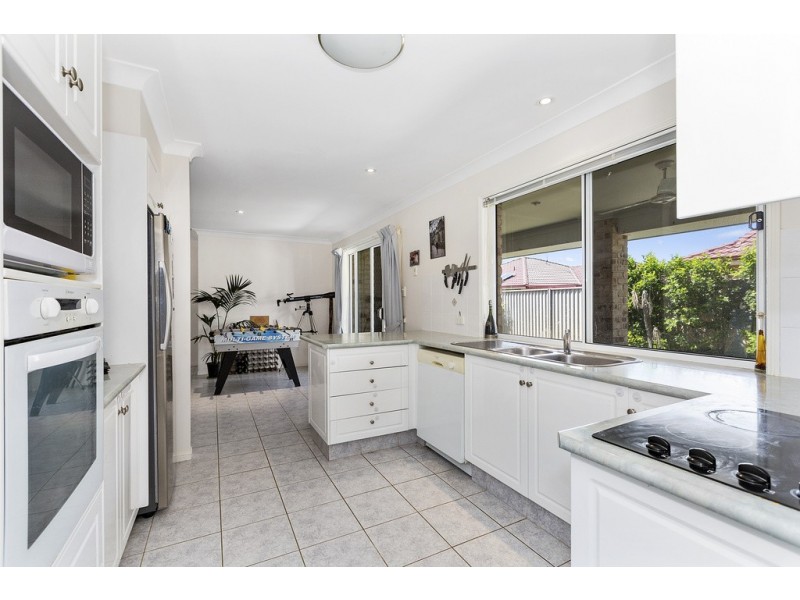 2/13 Seabreeze Boulevard, Pottsville NSW 2489