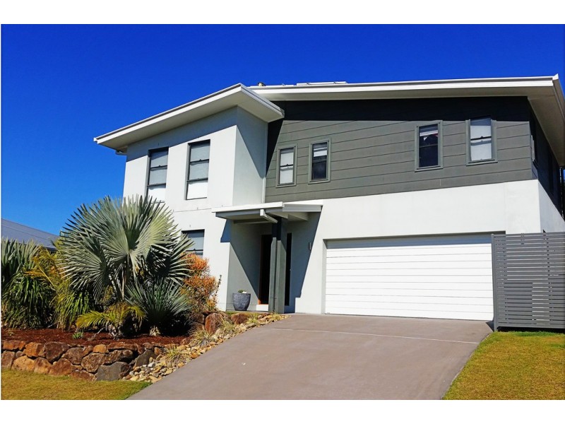 45 Newcastle Drive, Pottsville NSW 2489