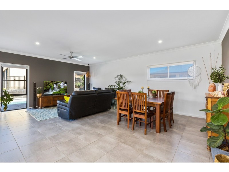 45 Newcastle Drive, Pottsville NSW 2489