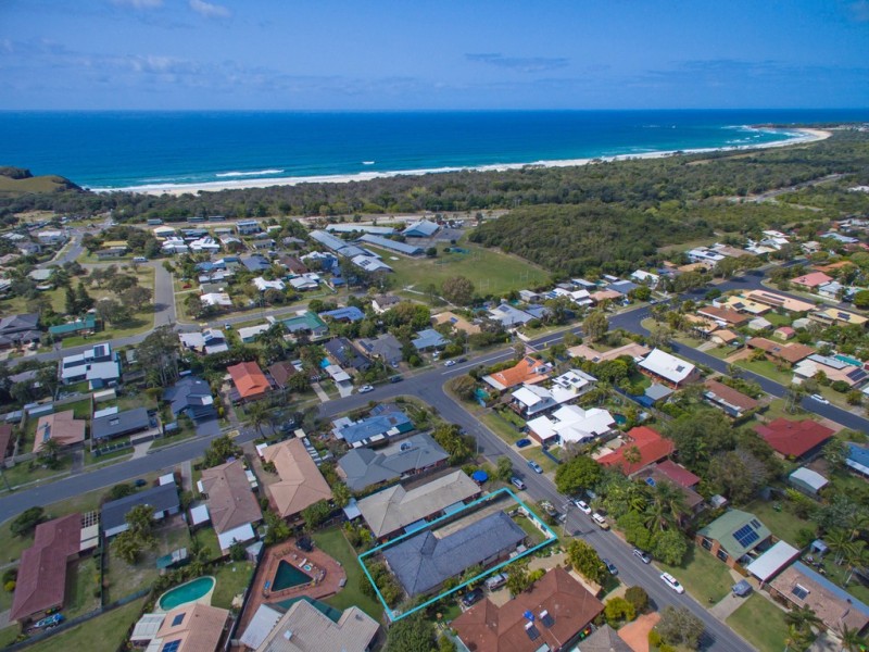 2/7 Poinciana Avenue, Bogangar NSW 2488