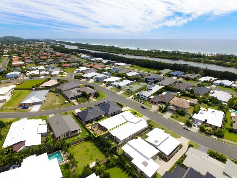 2/25 Kellehers Road, Pottsville NSW 2489