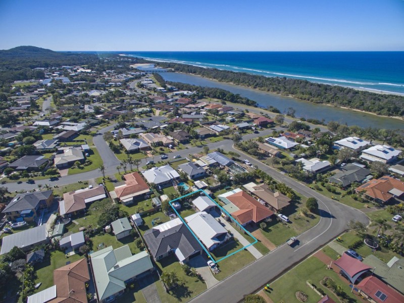 46 Andrew Avenue, Pottsville NSW 2489