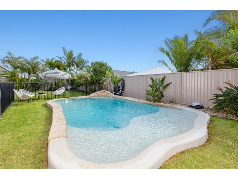 16 Hassett Drive, Pottsville NSW 2489