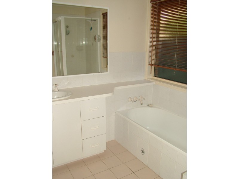 18 Ti Tree Av, Cabarita Beach NSW 2488